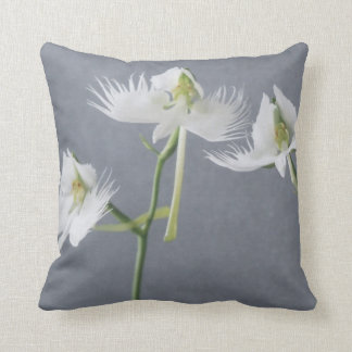 Coussin Trois orchidées blanches de héron