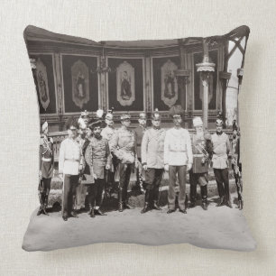Coussin Tsar Nicholas II (1868-1918) se tenant à garde