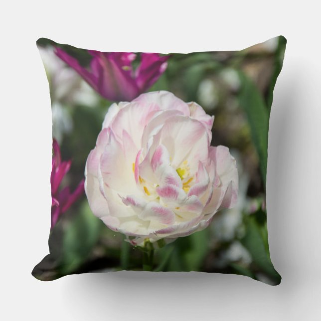 Coussin Tulipes rose vif par jour ensoleillé (Recto)
