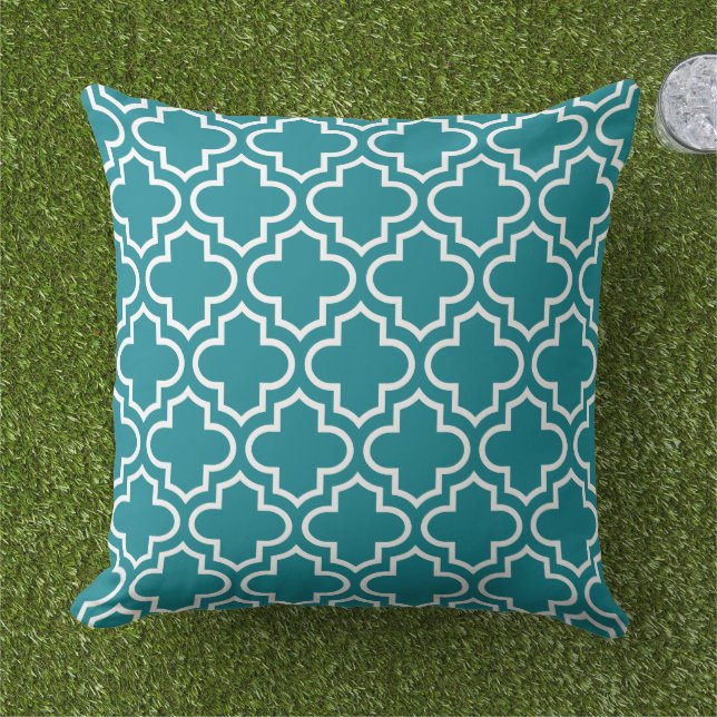 Coussin Turquoise moderne Blue Marocain Quatrefoil Motif (Herbe)