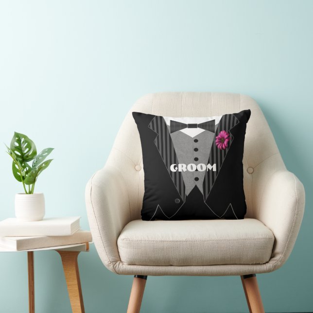 Coussin Tuxedo de Pink Gerber Daisy Groom (Chaise)