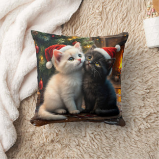 Coussin Two cute Christmas kitten with Santa hats