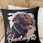 Coussin Typographie Cool simple et moderne Nom et photo<br><div class="desc">Ce design simple et moderne est composé d'une typographie de script simple et moderne. Ajoutez une photo d'animal de compagnie personnalisée.</div>