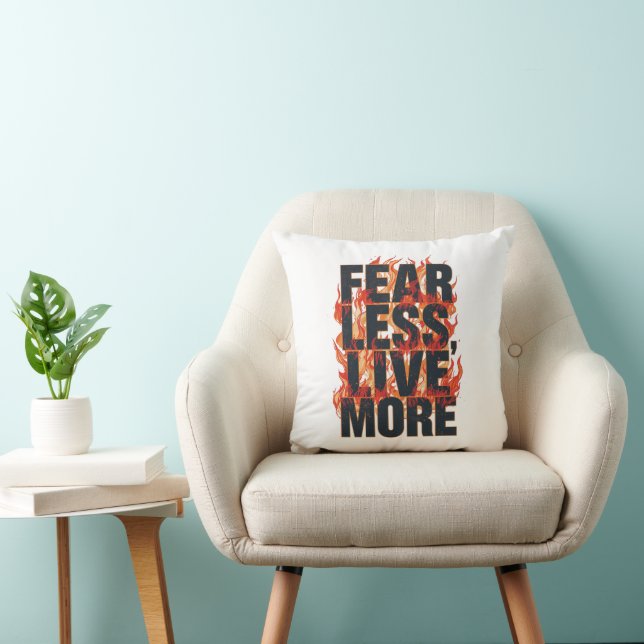 Coussin Typographie Motivante Audacieuse et Fougueuse (Chaise)