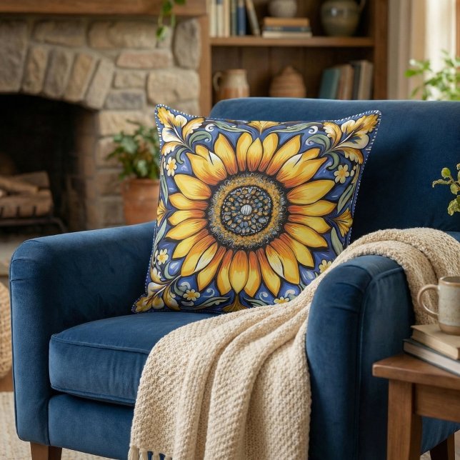 Coussin Ukrainian folk art.  (Créateur téléchargé)