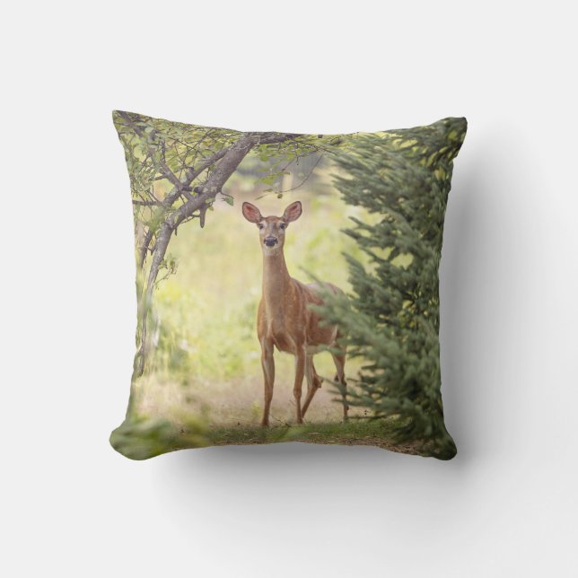Coussin Un cerf solitaire  (Recto)