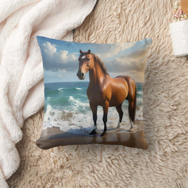 Coussin Un Étonnant Cheval Brown Sur La Plage, (Couverture)