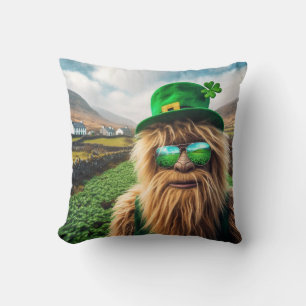 Coussin Un sasquatch irlandais