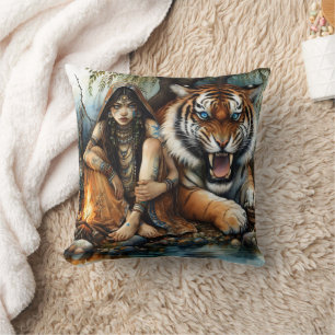 Coussin Une Américaine Autochtone Assis À Côté D'Un Tigre