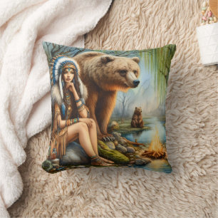 Coussin Une Américaine Autochtone Assis Par Un Ours Au Feu