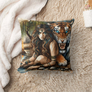 Coussin Une femme amérindienne avec tigre au bord d'une ri