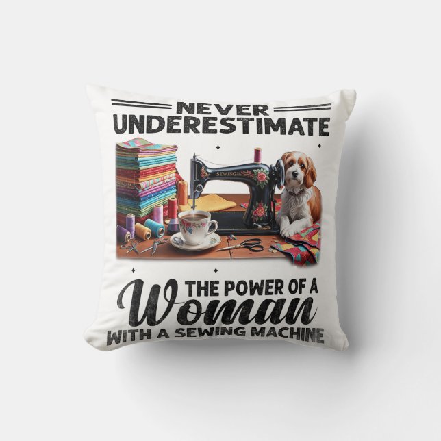 Coussin Une femme ne peut pas survivre sur le café seule e (Recto)