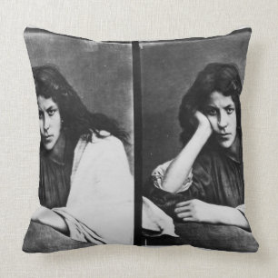 Coussin Une fille de Chioggia rêvant de ses amours (phot