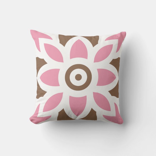 Coussin une fleur rose sur un arrière - plan brun (Recto)