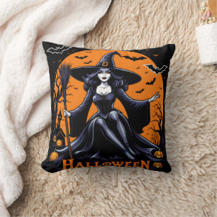 Coussin Une sorcière mystique célèbre Halloween au crépusc