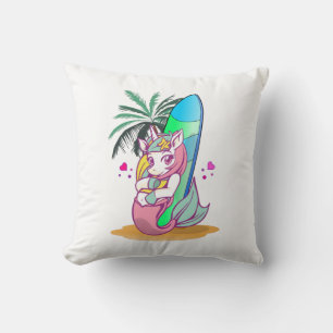 Coussin Unicorne avec planche de surf sur la plage