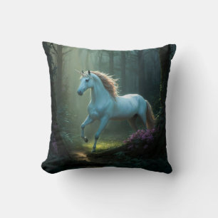 Coussin Unicorne magique en forêt enchantée
