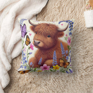 Coussin Vache Highland aux fleurs et papillons