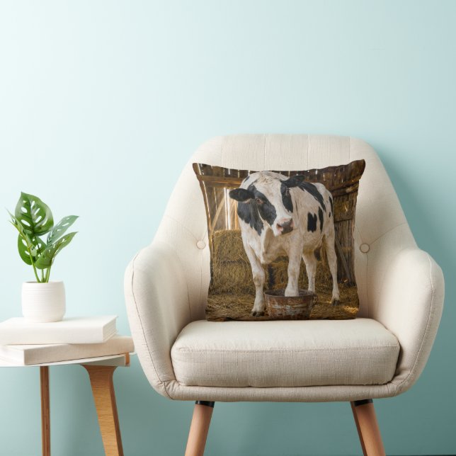 Coussin Vache Holstein debout dans un seau rouillé (Chaise)