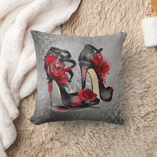 Coussin Vampy Strappy Stilettos | Roses rouges talons sur  (Couverture)
