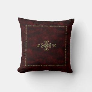 Coussin Velours Rouge Avec Ornement D'Or