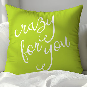 Coussin Vert chique lime et typographie blanche fou pour v