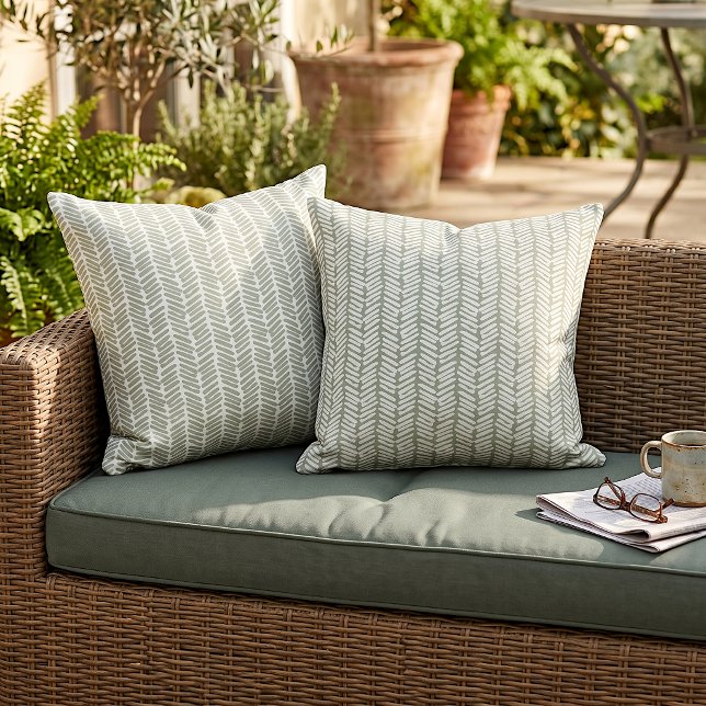 Coussin Vert sauge et rayures Chevron blanches sur réversi (Créateur téléchargé)