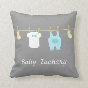 Coussin Vêtements élégants et mignons de bébé, bébé