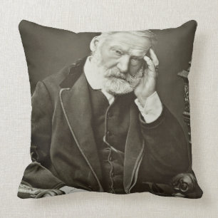 Coussin Victor Hugo (1802-85), de 'Galerie Contemporaine