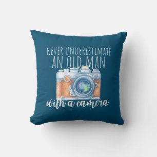 Coussin Vieux Homme Avec Caméra