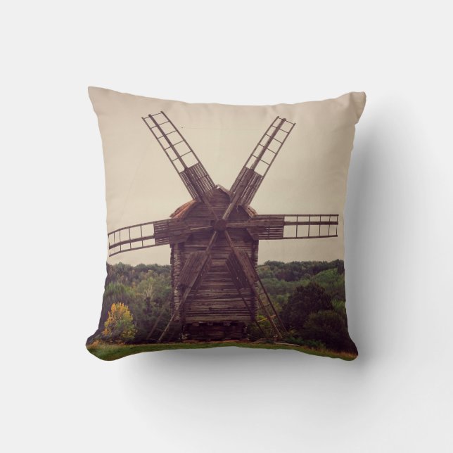 Coussin Vieux moulin à vent. Paysage d'automne. Ukrainearc (Recto)