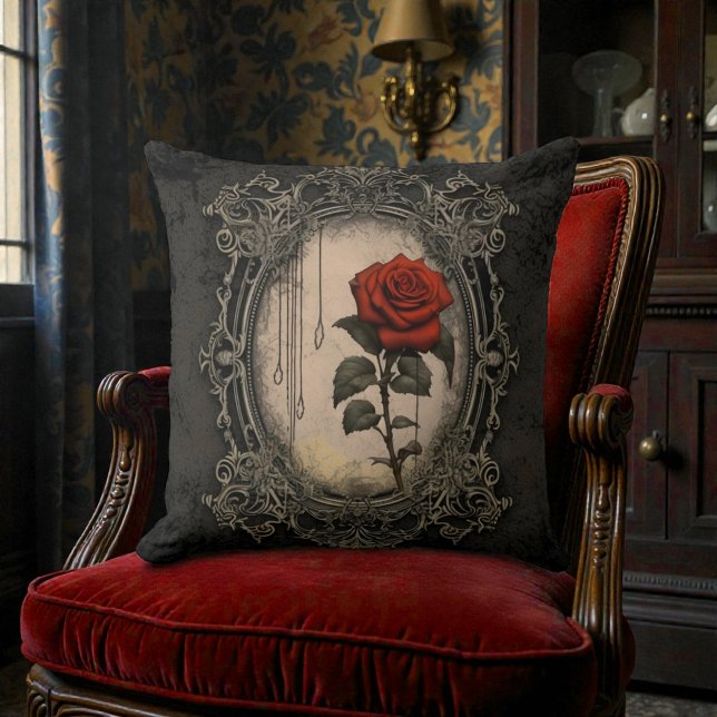 Coussin Vieux Noir Victorien avec Rose Rouge (Créateur téléchargé)