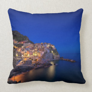 Coussin Ville de Manarola dans le Cinque Terre le soir