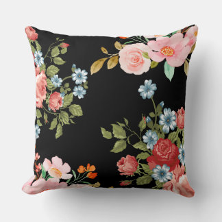 Coussin vintage à motifs floraux