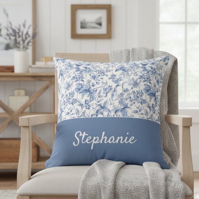 Coussin Vintage Blue Floral Toile Monogram (Créateur téléchargé)