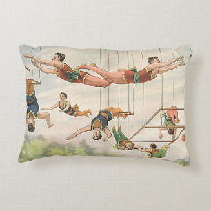 Coussin vintage d'interprètes de cirque de trapè