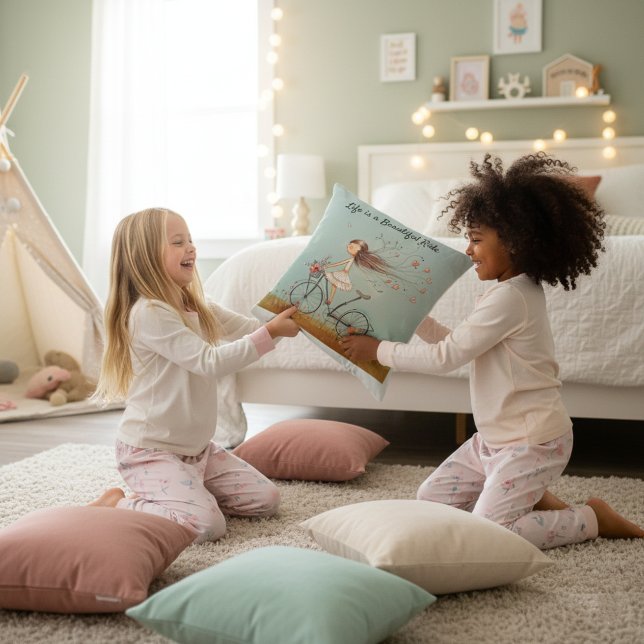 Coussin Vintage Girl on Bicycle Floral Pattern (Créateur téléchargé)