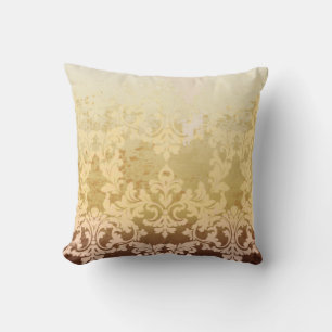 Coussin Vintage motif baroque, luxe ornemental.
