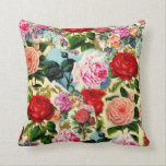 Coussin Vintage Plutôt Chic Floral Rose Garden Collage<br><div class="desc">Vraiment beau collage floral conçu à l'aide d'une sélection d'illustrations vintages antiques de roses et d'autres fleurs,  avec la permission de The Graphics Fairy. Image disponible sur divers cadeaux et produits.</div>