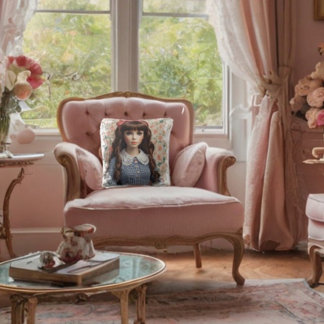 Coussin Vintage poupée poupée coeur Whimsical (Créateur téléchargé)