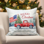 Coussin Vintage Red Christmas Truck Arbre de Noël<br><div class="desc">Camion de Noël rouge vintage avec un sapin de Noël et une carte de Noël drapeau américain est un moyen festif de montrer votre amour pour l'Amérique et envoyer des voeux de vacances à vos amis et votre famille.</div>