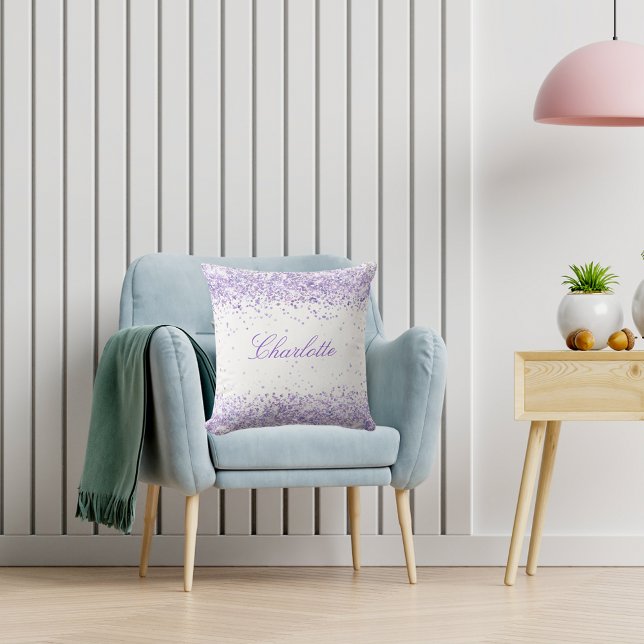Coussin Violet lavande parties scintillant nom script élég (Créateur téléchargé)