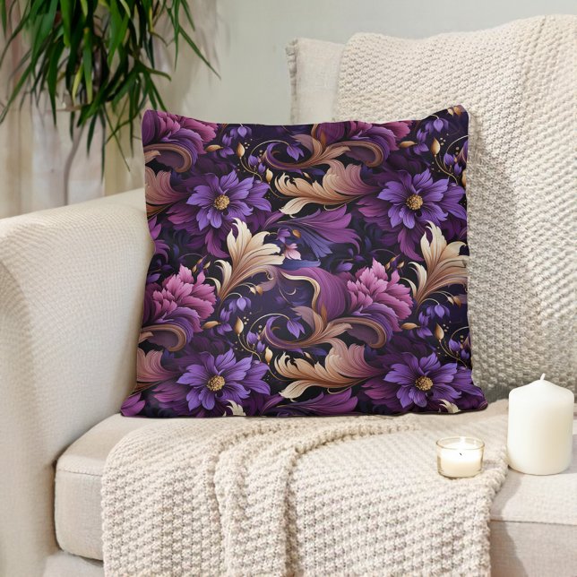 Coussin Violet Pourpre Mauve Or Orné Baroque  (Plum purple, mauve, baroque-style flowers and leaves luxury pillow)