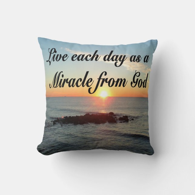 COUSSIN VIVRE CHAQUE JOUR COMME UN MIRACLE DE DIEU (Recto)