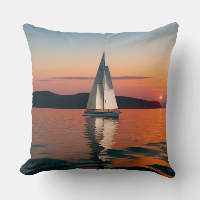 Coussin Voilier glissant sur des eaux calmes (Recto)