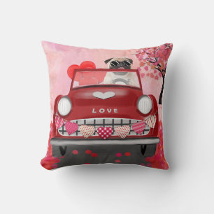 Coussin Voiture de chien carlin avec les coeurs Saint-Vale