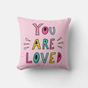 Coussin Vous êtes aimé Citation motivation rose