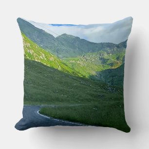 Coussin Vue alpine de Transfagarasan – Art montagneux de R