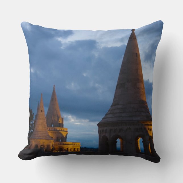 Coussin Vue nocturne du Bastion des Pêcheurs, colline du c (Recto)