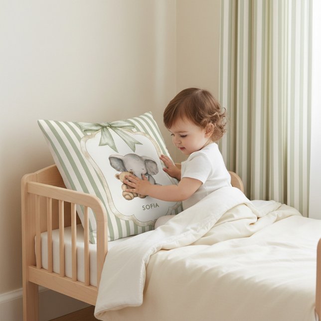 Coussin Watercolor Elephant Teddy Bear Hug Green Stripe  (Créateur téléchargé)